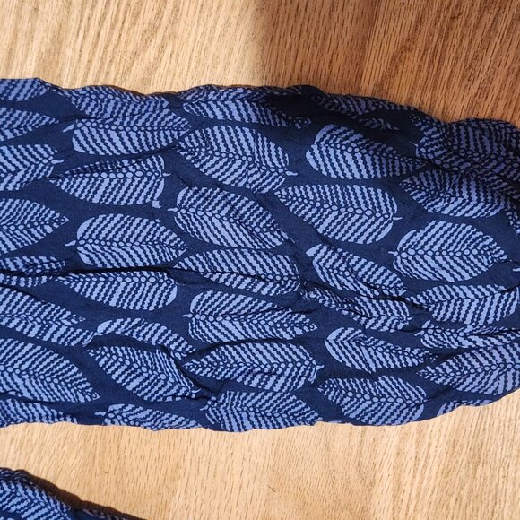 Leaf Print Harem Pants - Picture 2 of 2